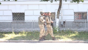 Міську раду Полтави окупували озброєні військовослужбовці