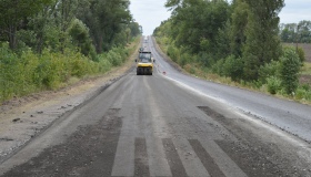 Дорожники застосували новітню технологію при ремонті дороги на Кременчук