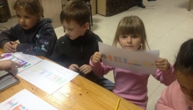 Волонтерка з Донецька безкоштовно навчає дітей англійській мові