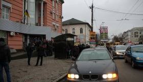 У Полтаві протестували власники авто на єврономерах. ФОТО