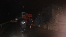 У новорічну ніч на Полтавщині вантажівка перекрила автотрасу
