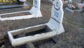 На цвинтарі у Шишаках масово обвалилися могили