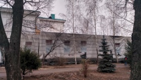 Суд арештував будівельне майно біля екс-кінотеатру Котляревського