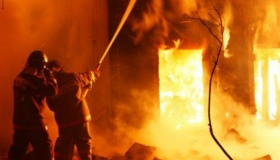 Завдяки сусідам під час пожежі у Горішніх Плавнях врятували чоловіка