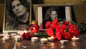 На роковини загибелі Кузьми Скрябіна полтавці запалили свічки пам'яті