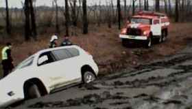 Рятувальники Полтавщини відбуксували авто, що потрапили в кювет