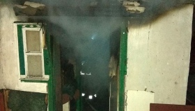 У Миргороді дві години гасили пожежу в житловому будинку