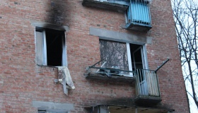 У Полтаві під час пожежі в квартирі рятувальники евакуювали двоє людей