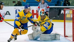 Скандальним хокеїстам Захарченку та Вариводі призупинили дію дискваліфікації і дозволили грати