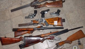 Поліцейські звітують про добровільну здачу зброї на Полтавщині