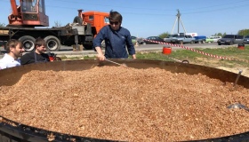 З органічної полтавської гречки та олії приготували рекордні 3200 кг каші