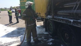 На Полтавщині під час руху загорілася вантажівка