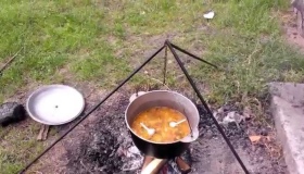 Місяць без газу: жителі полтавських сіл змушені готувати їжу на багатті