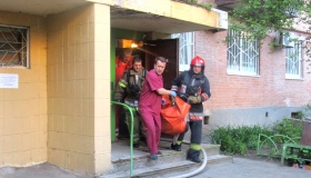 Вогнеборці врятували полтавку із палаючої квартири