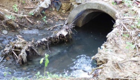 У Полтаві міська каналізація четвертий день стікає у Ворсклу