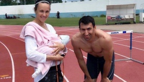 Екс-чемпіонка світу з Полтавщини стала мамою, але вже знову тренується
