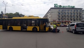 У Полтаві одночасно виникли дві ДТП із громадським транспортом