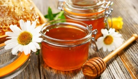 Україна виробляє шість відсотків світового меду