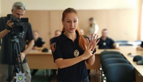 Полтавські поліціянти використовують у роботі мову жестів