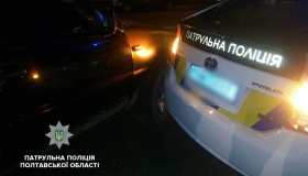 У Полтаві неповнолітній узяв на таран автівку патрульної поліції