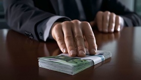 Полтавського податківця притягли до відповідальності за корупцію