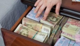 На Полтавщині жінка видурила у двох пенсіонерок 150 тисяч