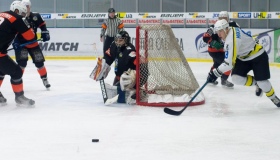 Хокейний "Кременчук" виграв центральний матч туру. ВІДЕО