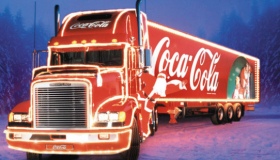 До Полтави вирушила новорічна вантажівка Coca-Cola