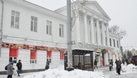 Орендар будівлі екс-кінотеатру Котляревського заборгував гроші місту