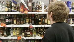 На Полтавщині підліток отруївся алкоголем