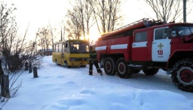 На Полтавщині рятувальники витягли із заметів два автобуси - пасажирський і шкільний
