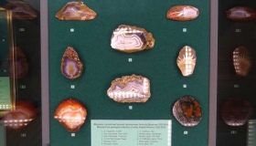 Полтавський музей отримав коштовне каміння