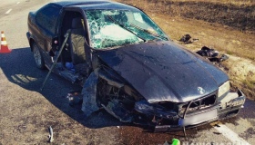 На Полтавщині іноземці розтрощили автівку у ДТП