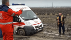 На Полтавщині через бездоріжжя карета "швидкої" не доїхала до пацієнта