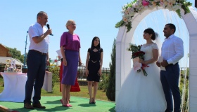 Тисячне весілля в рамках проекту "Шлюб за добу" зареєстрували у Полтаві