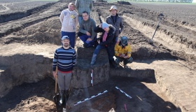 На Котелевщині археологів вразила жіноча могила середньовіччя