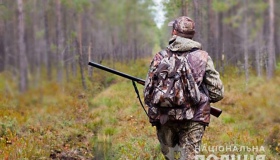 Полтавців закликають бути обережними у лісі, аби не потрапити під кулі мисливців