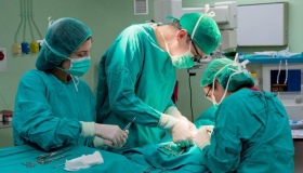 У Полтаві виконали унікальну операцію на хребті