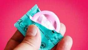 Ізольованим у Нових Санжарах як гуманітарну допомогу роздали презервативи