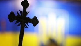Полтавці з уламків і жетонів загиблих створили козацький хрест