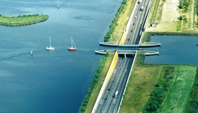 В облраді погодили будівництво двох мостів через Дніпро