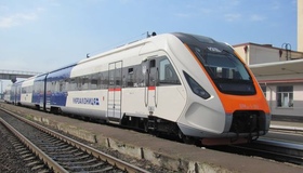Крюківський вагонзавод відремонтує пошкоджений вандалами дизель-поїзд