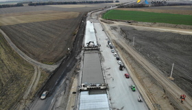 Протяжність бетонної дороги Дніпро-Решетилівка  становитиме 80 кілометрів