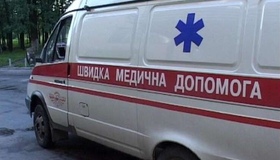 Дівчина випала з третього поверху і залишилася живою