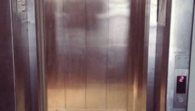 У Полтаві виник скандал із відключенням ліфтів у багатоповерхівці