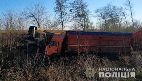 На Полтавщині вантажівка врізалась у іншу вантажівку: один чоловік загинув