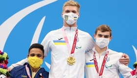 Полтавці продають"золоті" медалі, щоб допомогти українській армії