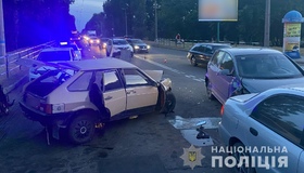 У Кременчуці у ДТП потрапили чотири автівки: двох водіїв госпіталізували