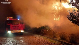 На Полтавщині три години гасили пожежу в приватному будинку