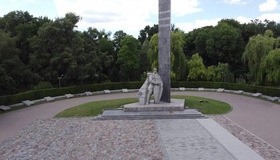 У Полтаві залишать "вічний" вогонь та комуністичні монументи